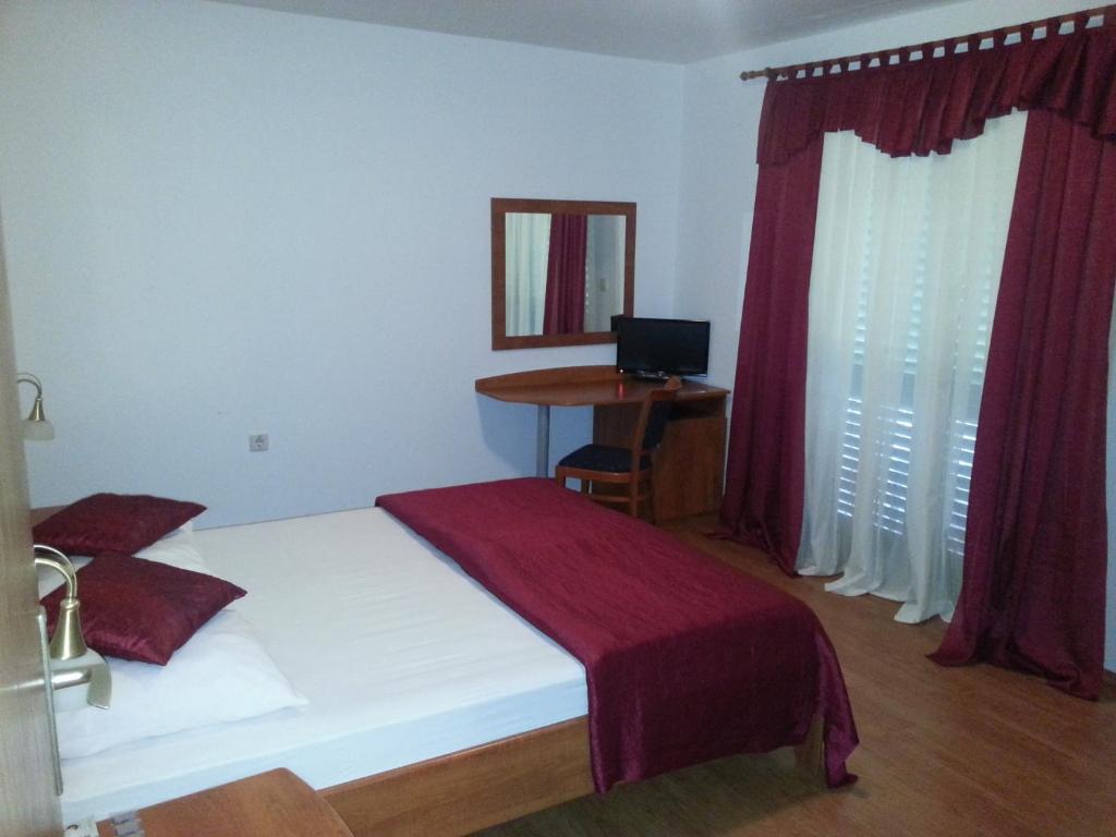Hotel Pansion Marco Polo Petrcane Exteriér fotografie