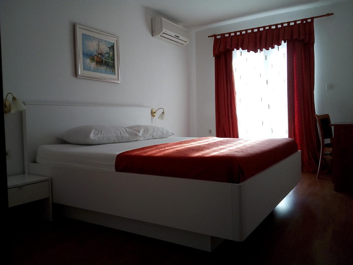 Hotel Pansion Marco Polo Petrcane Exteriér fotografie